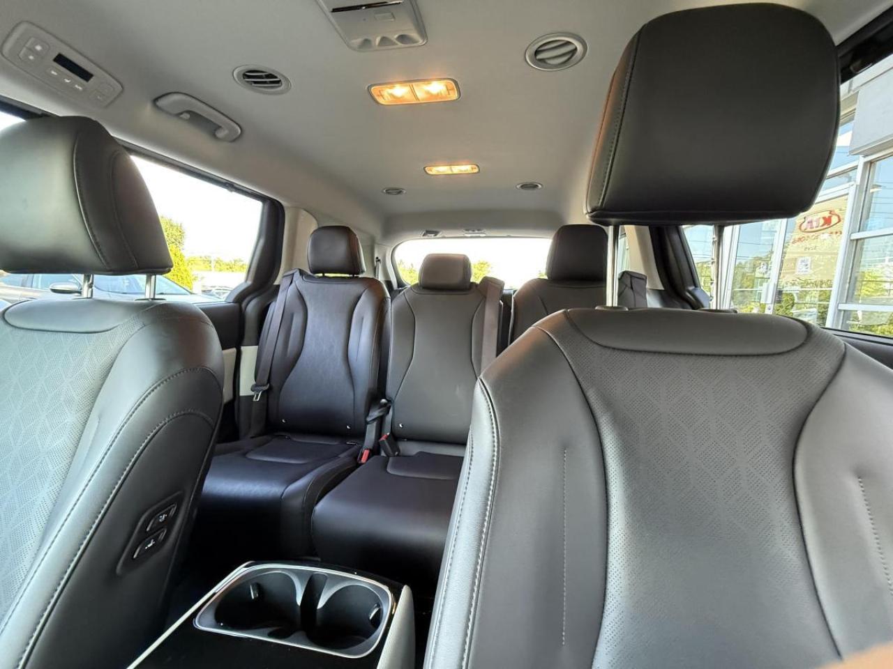 2023 Kia Carnival EX FWD Photo