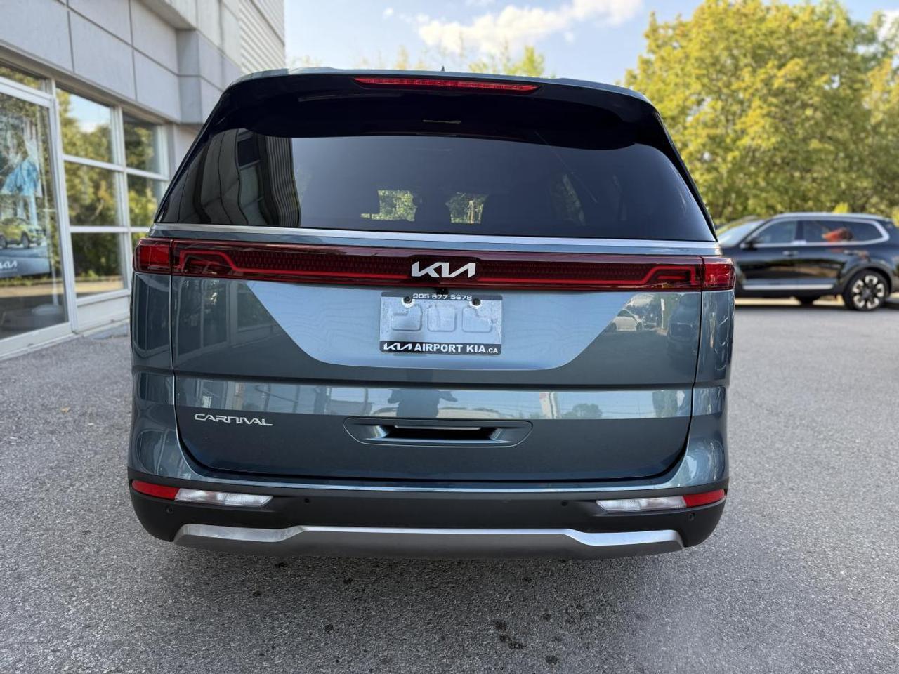 2023 Kia Carnival EX FWD Photo4