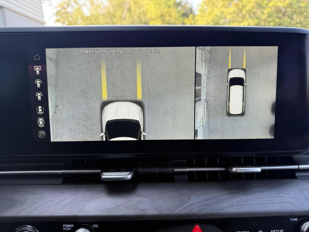 2023 Kia Carnival EX FWD Photo