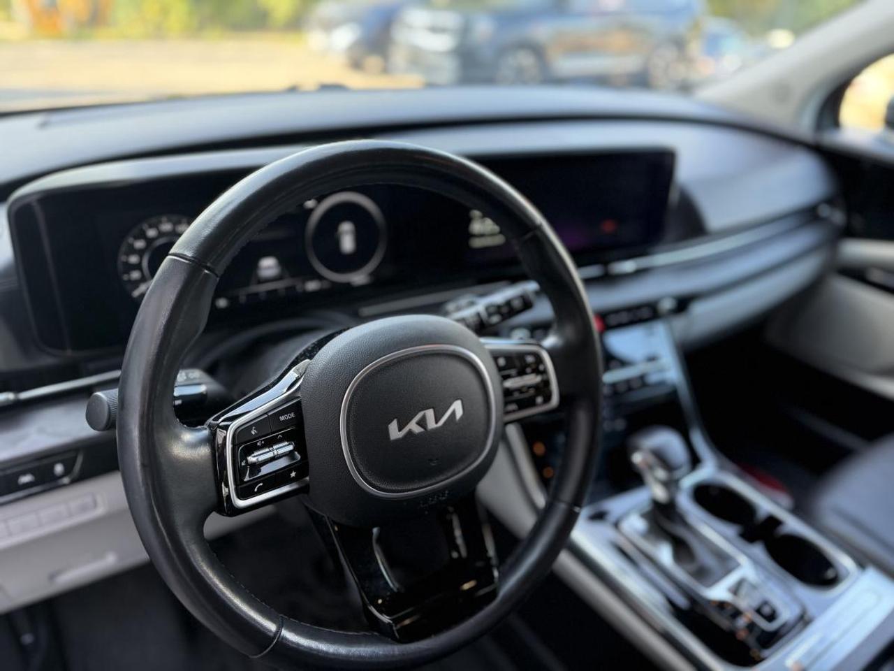 2023 Kia Carnival EX FWD Photo