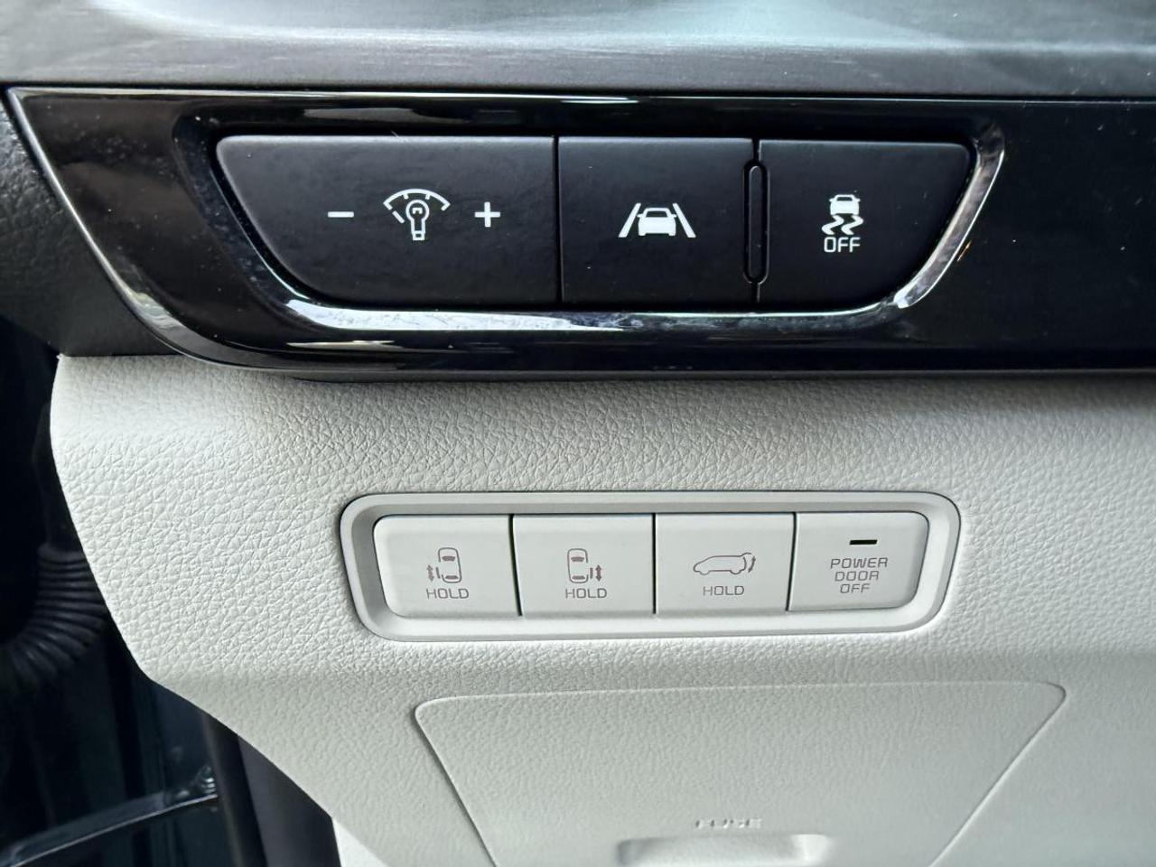 2023 Kia Carnival EX FWD Photo