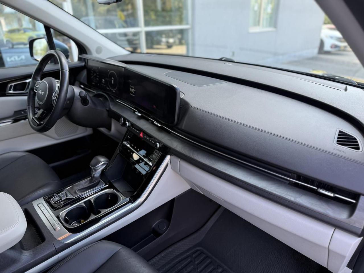 2023 Kia Carnival EX FWD Photo