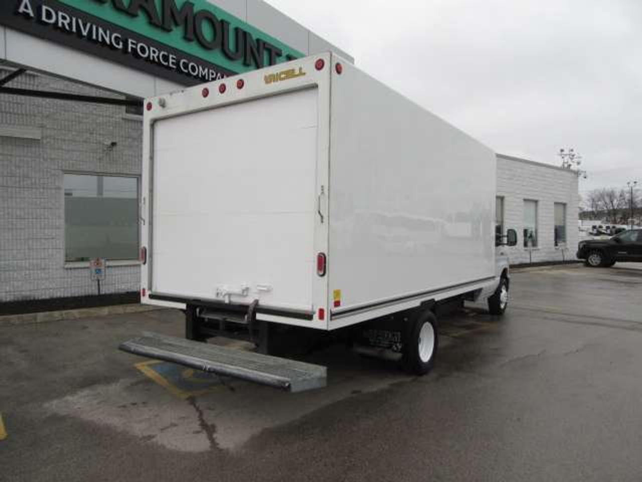 2022 Ford E-450 GAS 16 FT ALUMINUM CUBE BOX & RAMP Photo