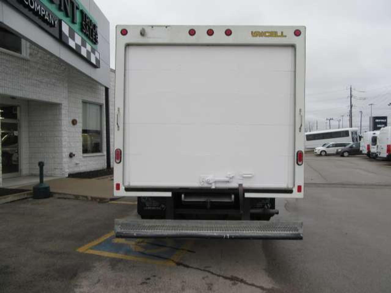 2022 Ford E-450 GAS 16 FT ALUMINUM CUBE BOX & RAMP Photo
