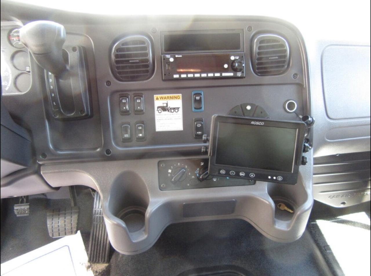 2023 Freightliner M2-106 26FT ALUMINUM BOX POWER LIFT GATE Photo