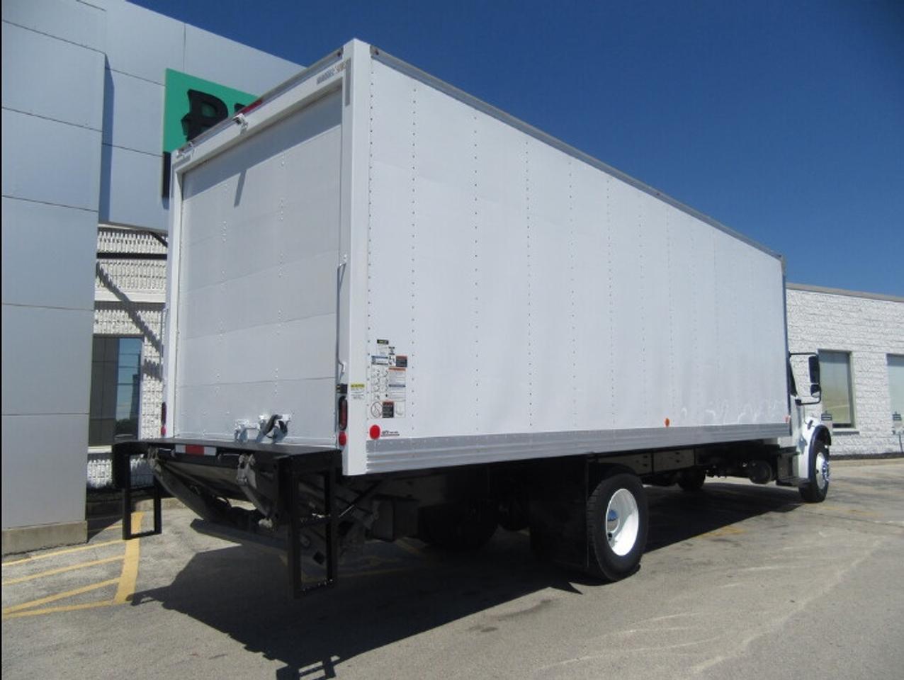 2023 Freightliner M2-106 26FT ALUMINUM BOX POWER LIFT GATE Photo2