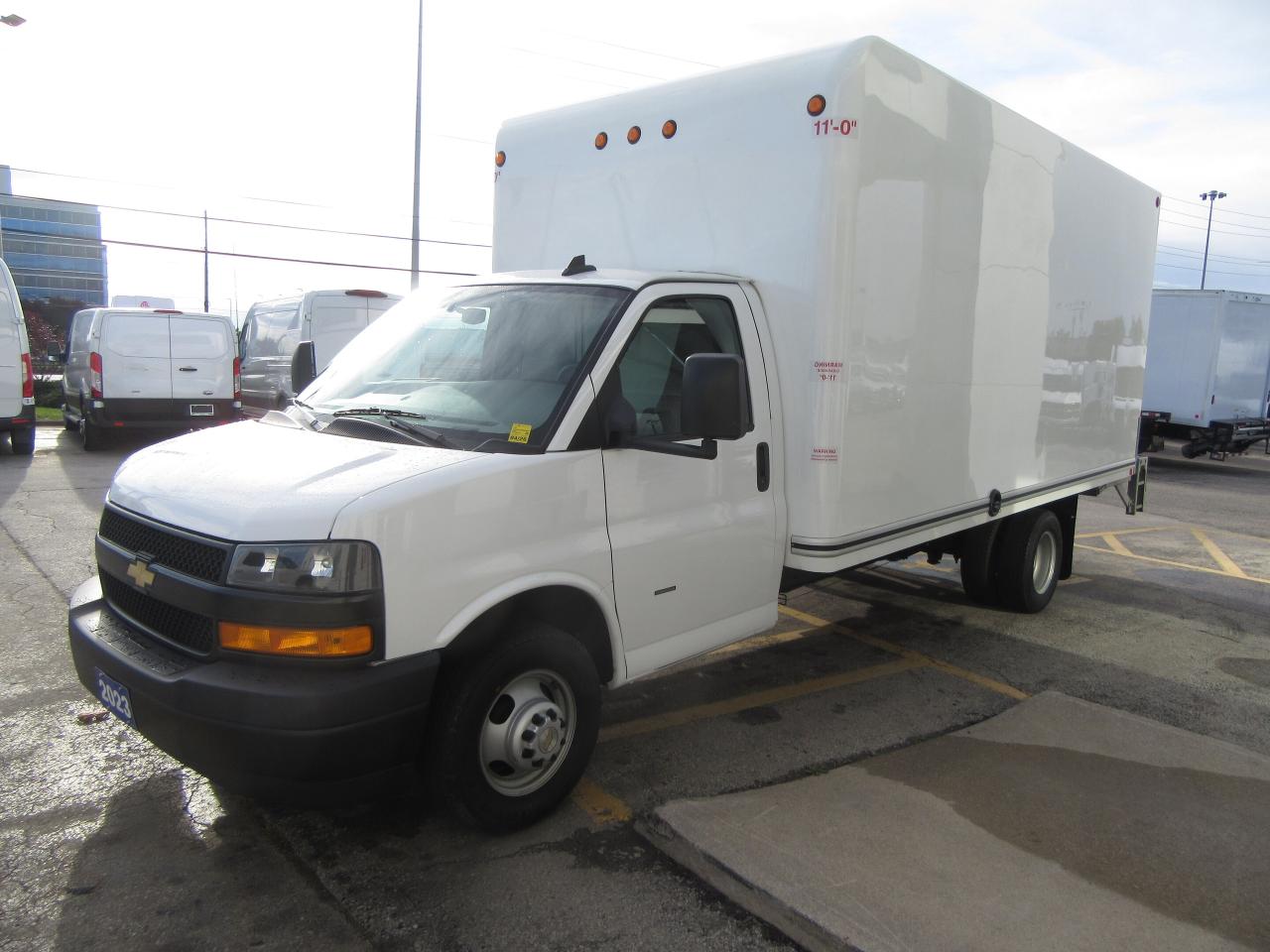 2023 Chevrolet Express 3500 16FT HIGH BOX CUBE VAN POWER LIFTGATE Photo