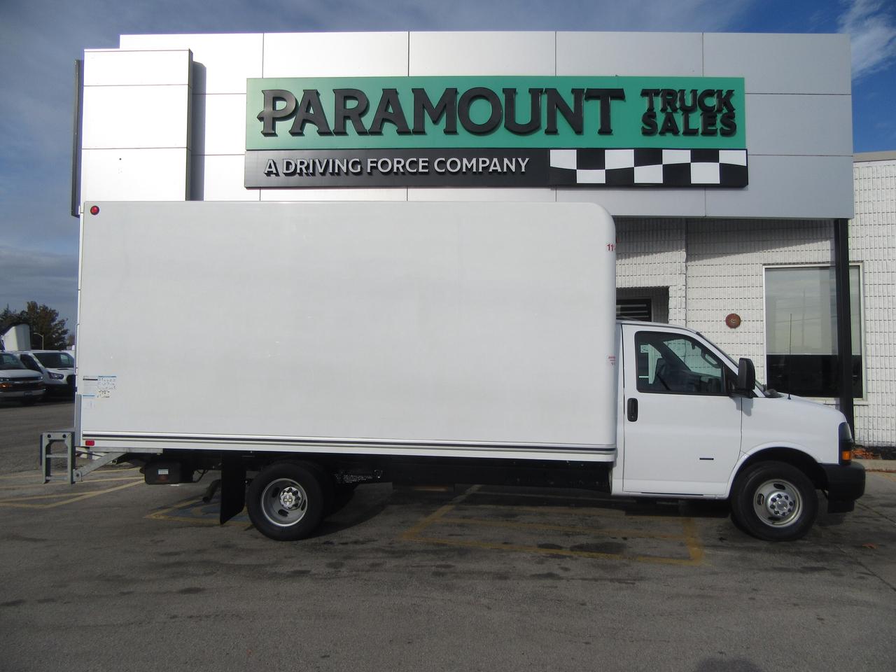 2023 GMC Savana 3500 16FT HIGH BOX CUBE VAN POWER LIFTGATE Photo