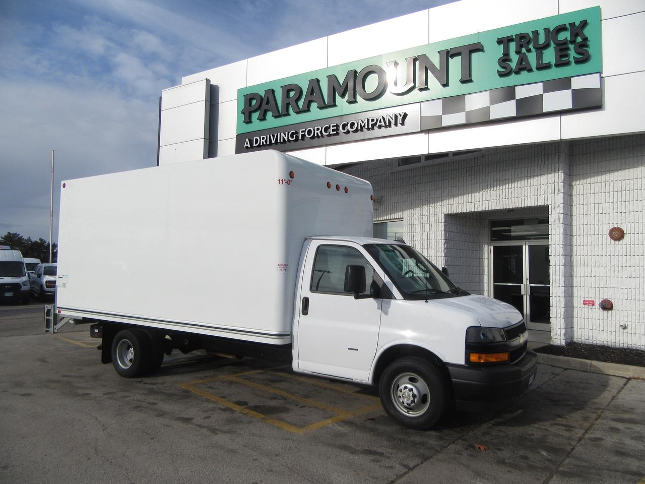 2023 GMC Savana 3500 16FT HIGH BOX CUBE VAN POWER LIFTGATE Photo0