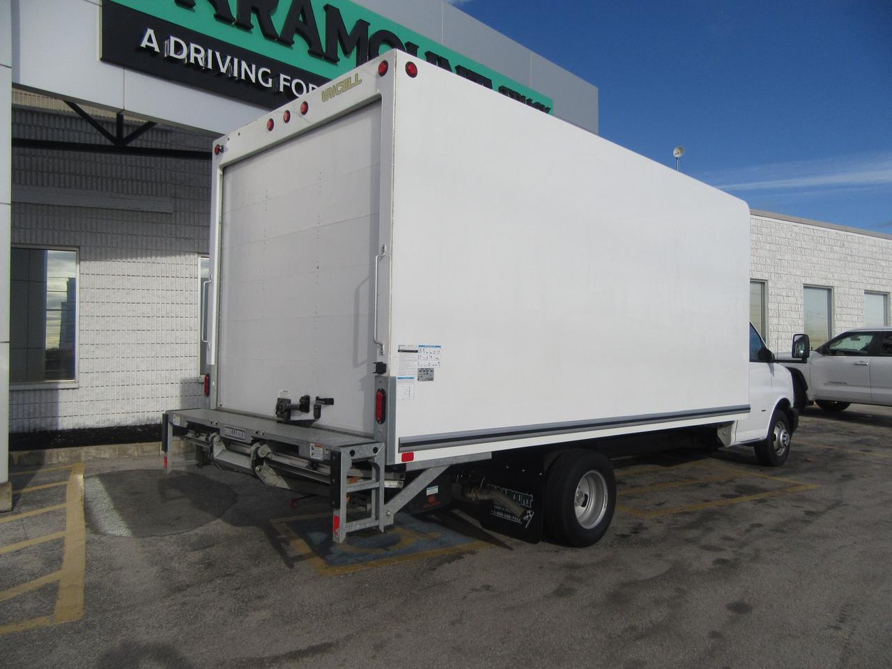 2023 GMC Savana 3500 16FT HIGH BOX CUBE VAN POWER LIFTGATE Photo