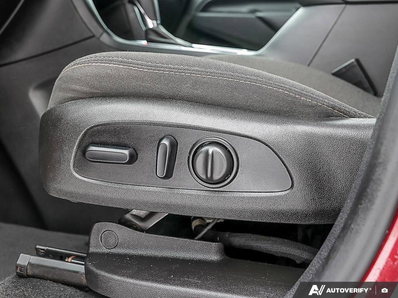 2018 Chevrolet Equinox LTLT, 1.5L 4-CYLINDERS, FWD, ALLOYS, CLOTH, SNOWS, Photo