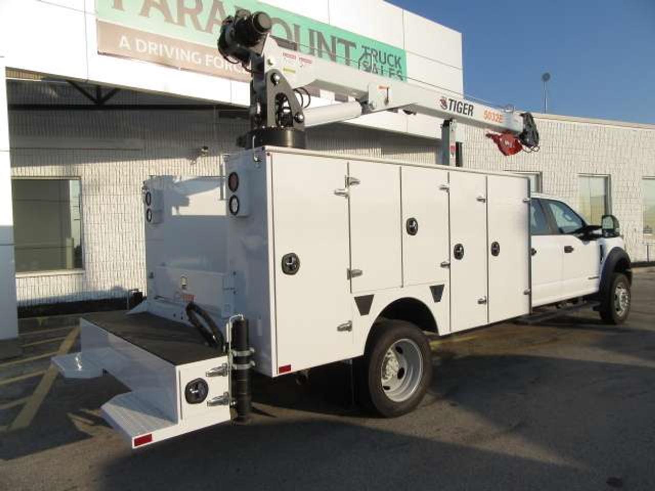 2021 Ford F-550 DIESEL CREW 4X4 WITH NEW SERVICE / UTILITY BODY Photo