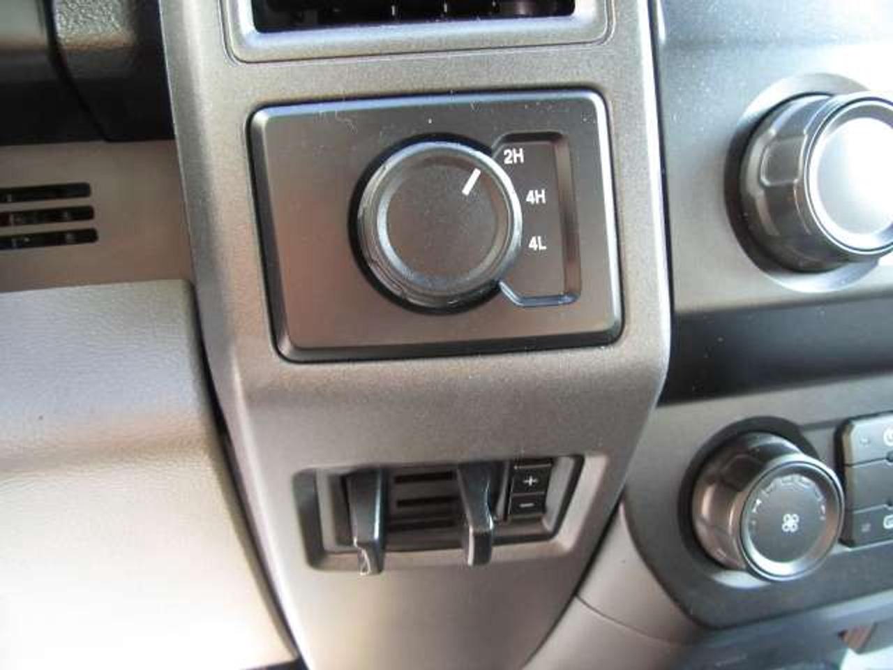 2021 Ford F-550 DIESEL CREW 4X4 WITH NEW SERVICE / UTILITY BODY Photo