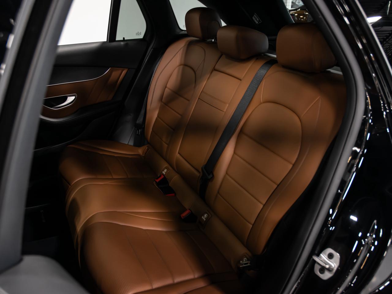 2022 Mercedes-Benz GLC GLC 300 4MATIC AMG PKG BRWON INT NAVI REAR CAMERA Photo