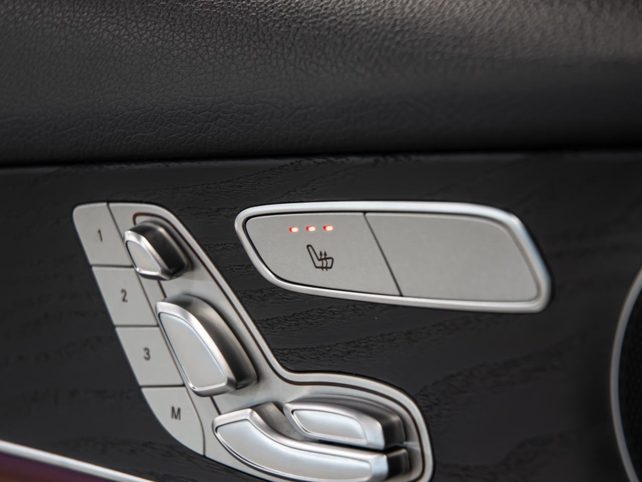 2022 Mercedes-Benz GLC GLC 300 4MATIC AMG PKG BRWON INT NAVI REAR CAMERA Photo