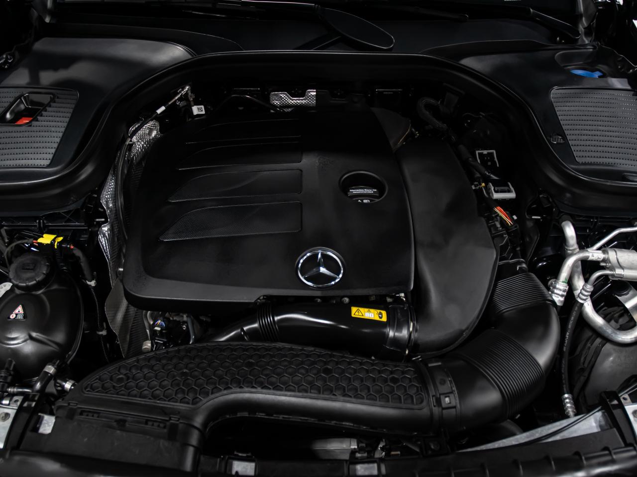 2022 Mercedes-Benz GLC GLC 300 4MATIC AMG PKG BRWON INT NAVI REAR CAMERA Photo