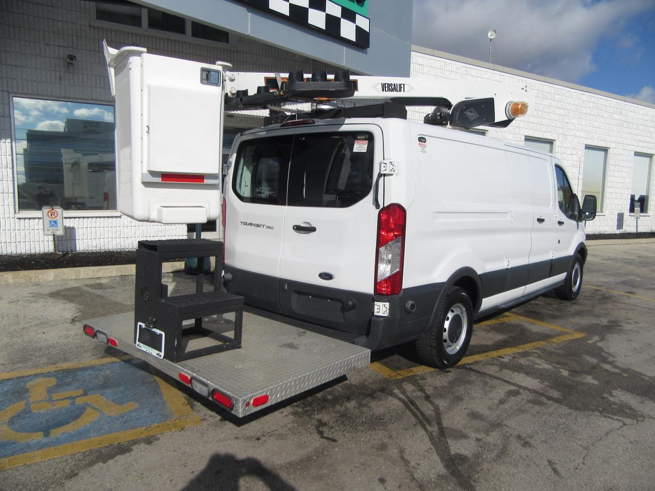 2018 Ford Transit T-350 VERSALIFT BUCKET PACKAGE Photo4