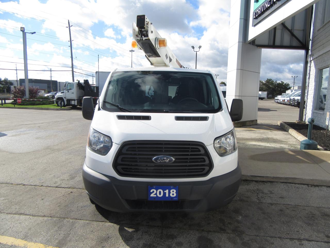 2018 Ford Transit T-350 VERSALIFT BUCKET PACKAGE Photo