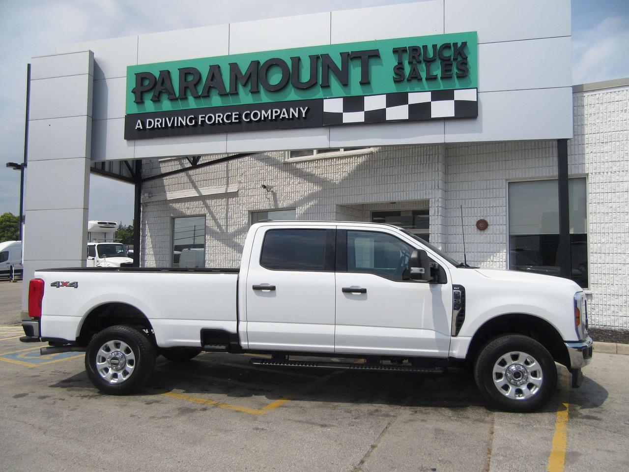 2024 Ford F-250 CREW CAB XLT 4X4 8FT LONG BOX Photo1