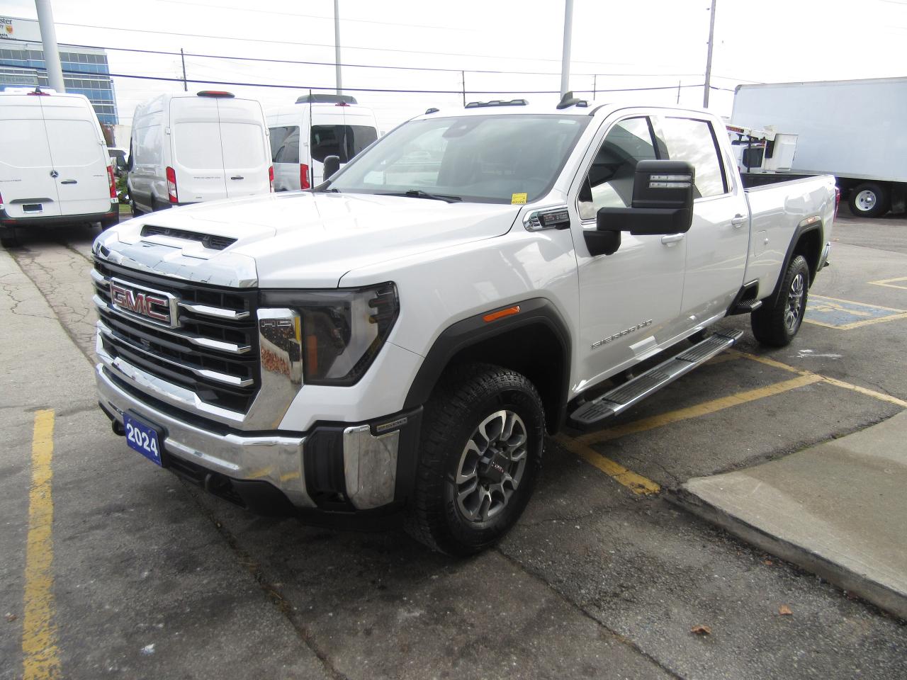 2024 GMC 2500 HD GAS 4X4 CREW CAB SLE PKG WITH 8 FT LONG BOX Photo