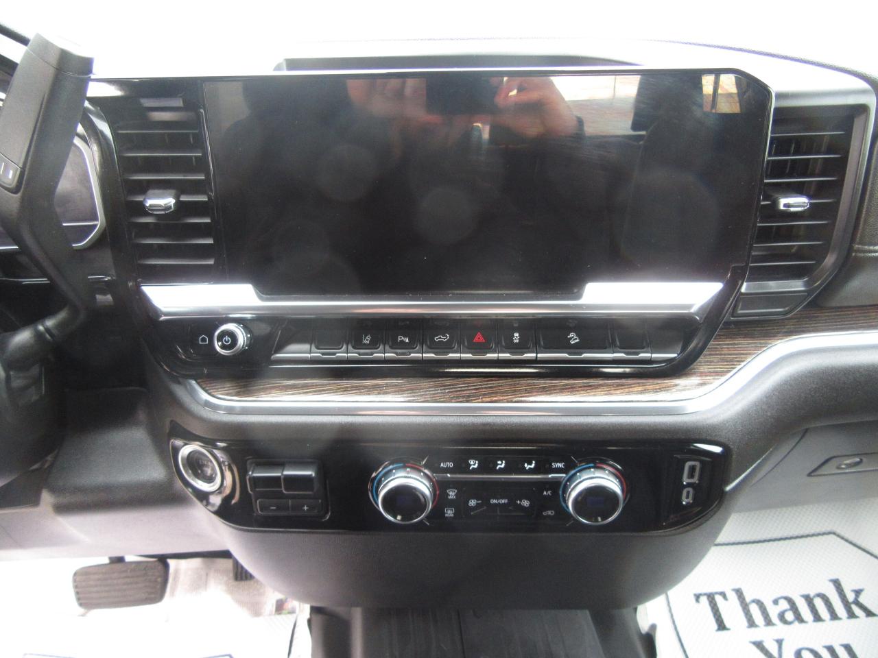 2024 GMC 2500 HD GAS 4X4 CREW CAB SLE PKG WITH 8 FT LONG BOX Photo