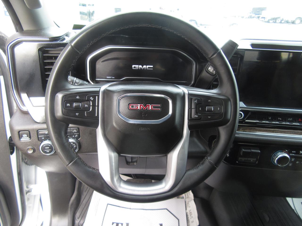 2024 GMC 2500 HD GAS 4X4 CREW CAB SLE PKG WITH 8 FT LONG BOX Photo