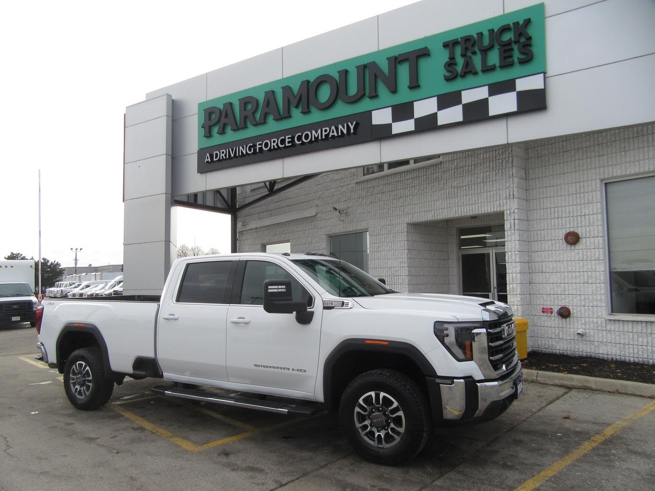 2024 GMC 2500 HD GAS 4X4 CREW CAB SLE PKG WITH 8 FT LONG BOX Photo