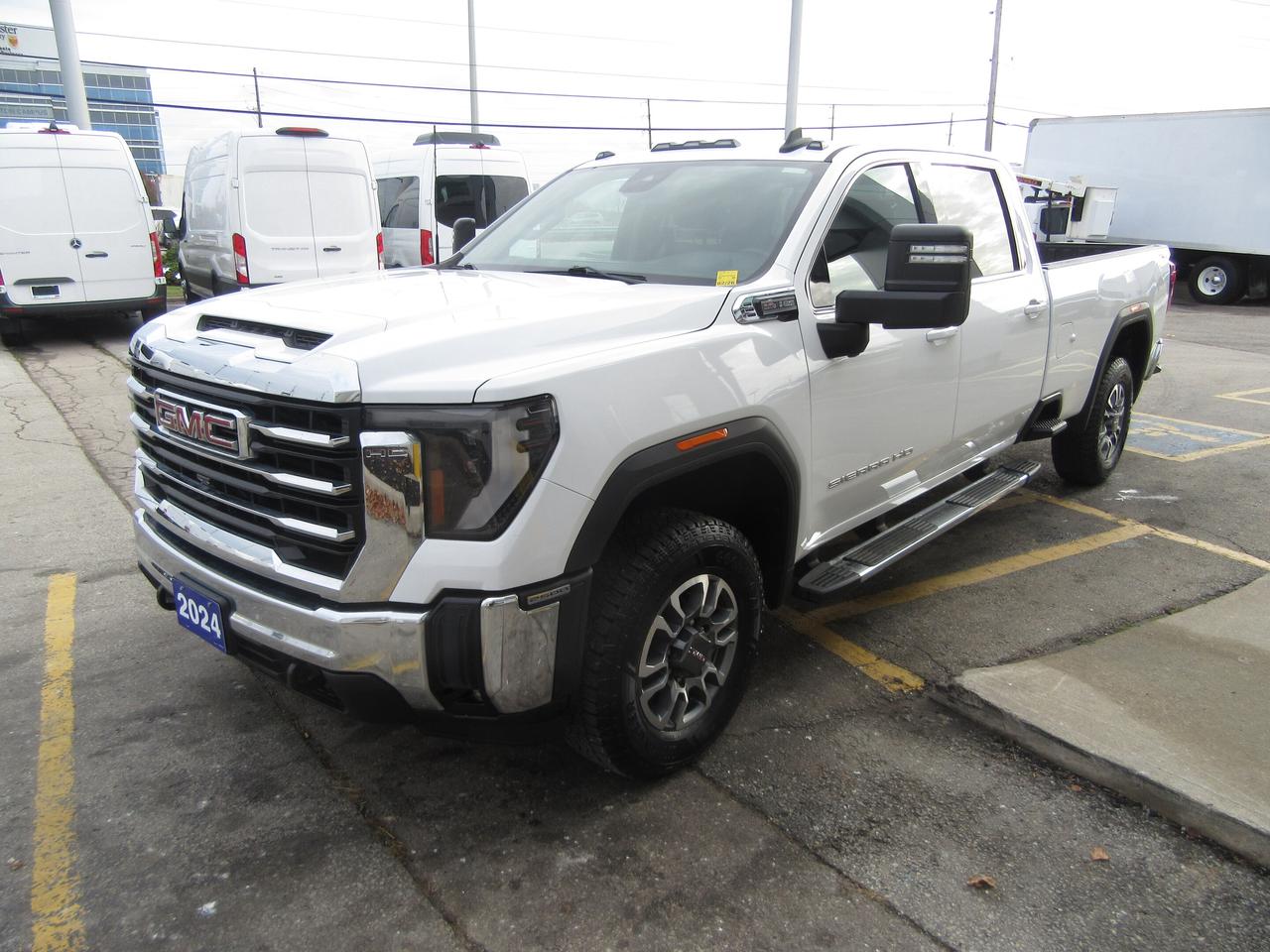 2024 GMC 2500 HD GAS 4X4 CREW CAB SLE PKG WITH 8 FT LONG BOX Photo