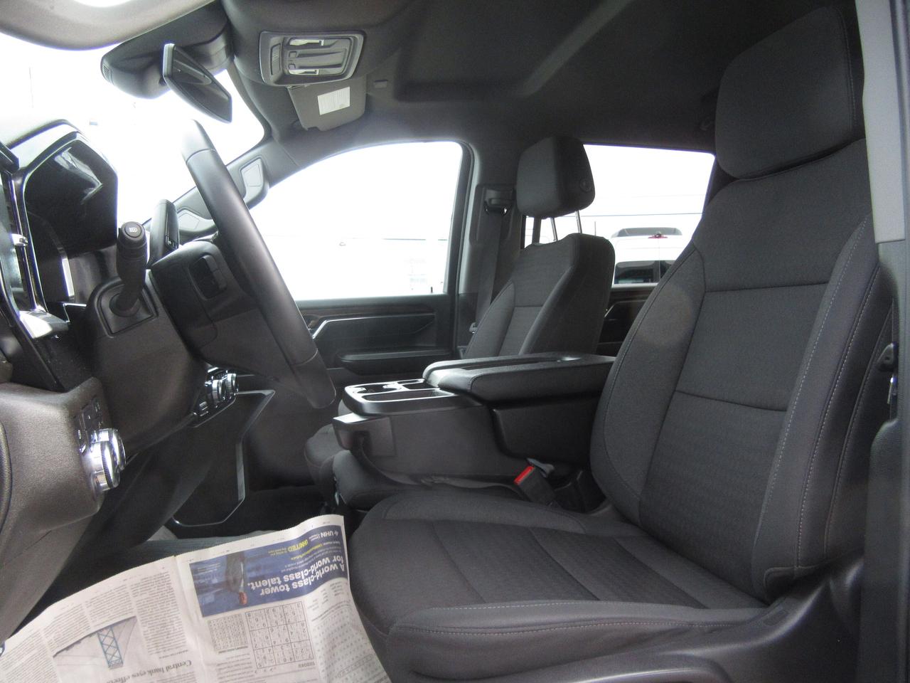 2024 GMC 2500 HD GAS 4X4 CREW CAB SLE PKG WITH 8 FT LONG BOX Photo