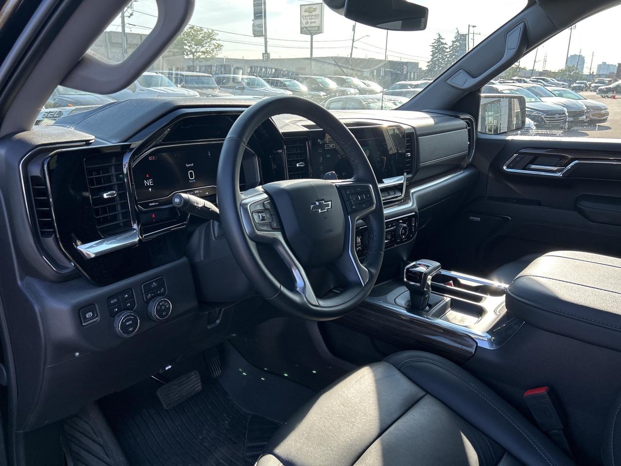 2024 Chevrolet Silverado 1500 4WD Crew Cab 147  LT Trail Boss Photo