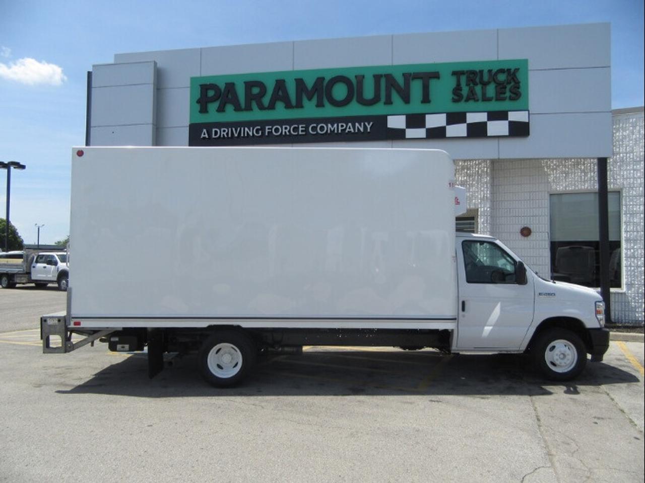 2023 Ford Super Duty E-450 DRW GAS 16FT HIGH BOX LIFTGATE & NEW REEFER SYSTEM Photo