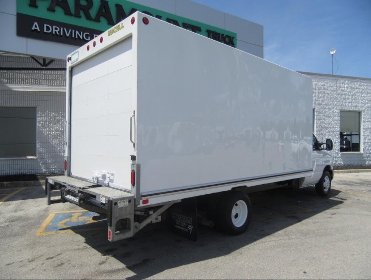 2023 Ford Super Duty E-450 DRW GAS 16FT HIGH BOX LIFTGATE & NEW REEFER SYSTEM Photo2