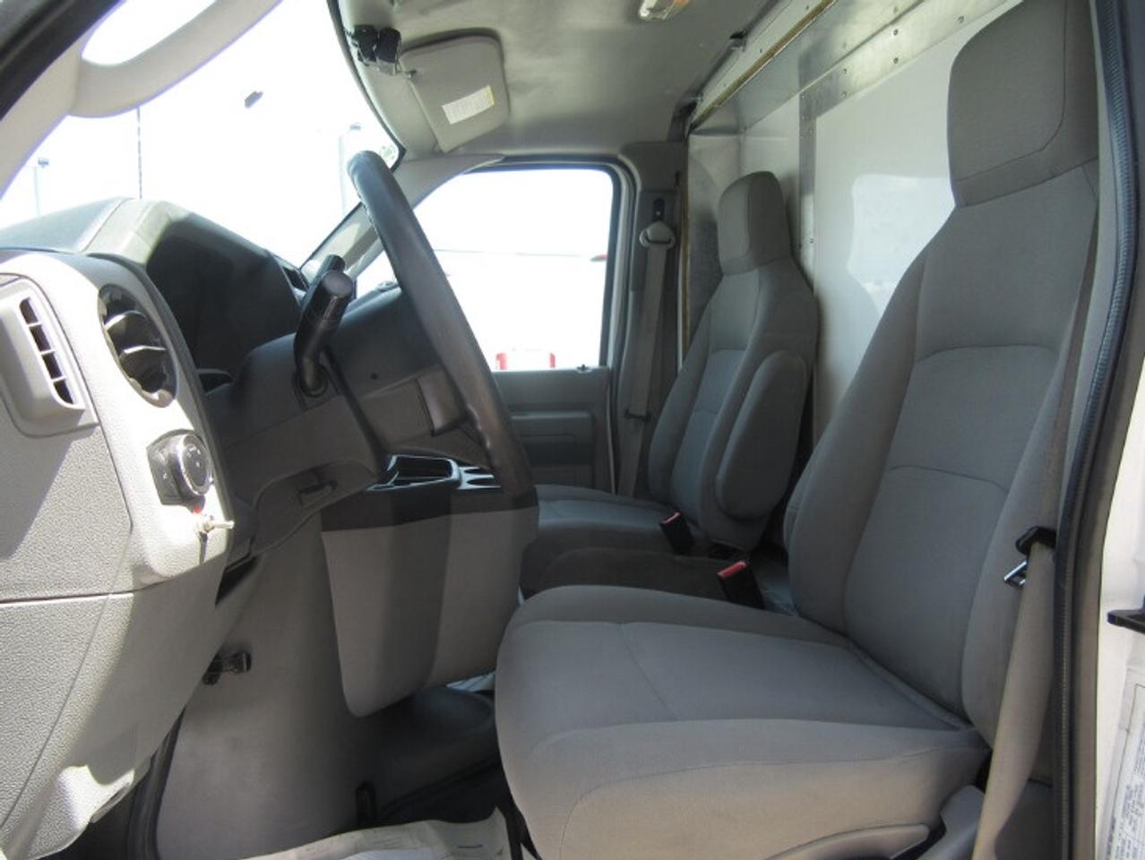 2023 Ford Super Duty E-450 DRW GAS 16FT HIGH BOX LIFTGATE & NEW REEFER SYSTEM Photo