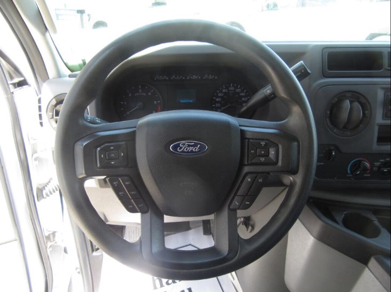 2023 Ford Super Duty E-450 DRW GAS 16FT HIGH BOX LIFTGATE & NEW REEFER SYSTEM Photo