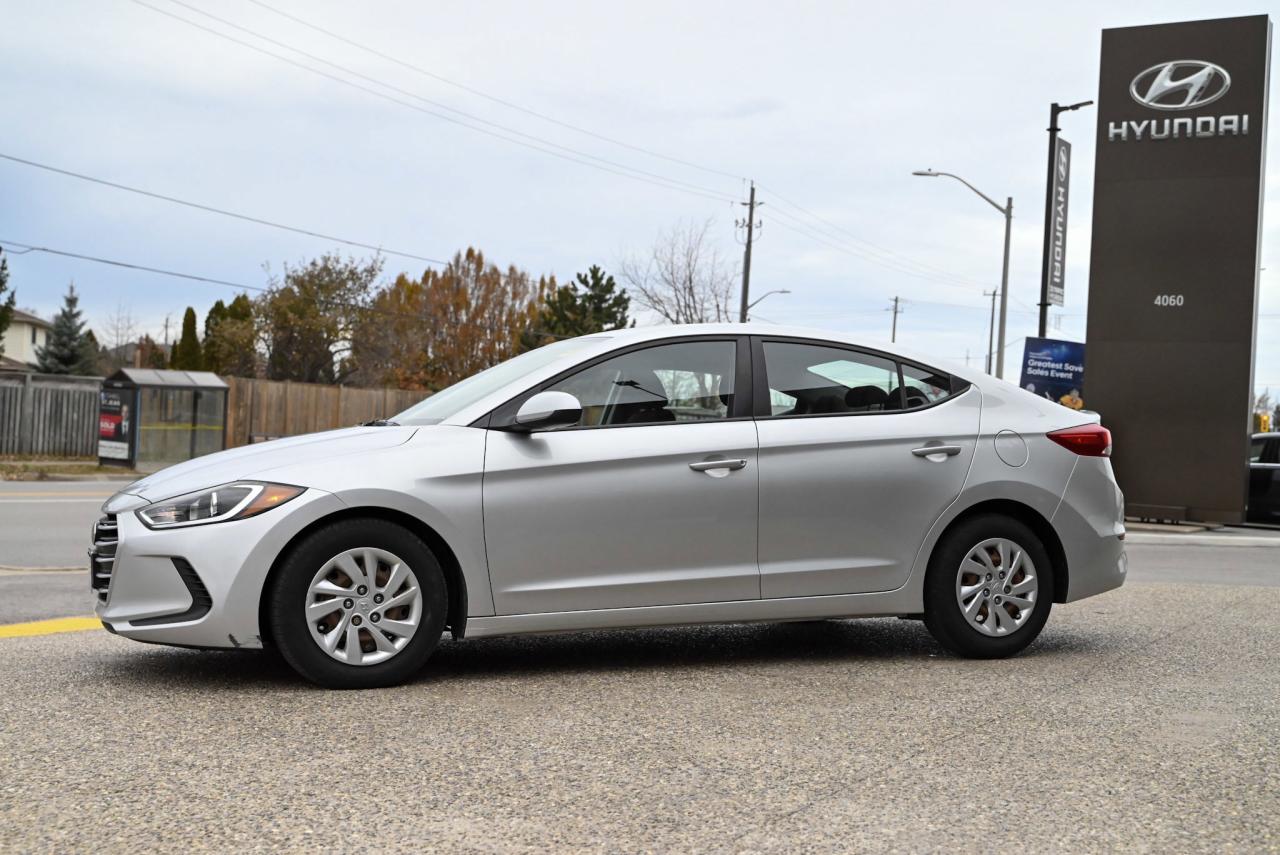 2017 Hyundai Elantra LE Photo2