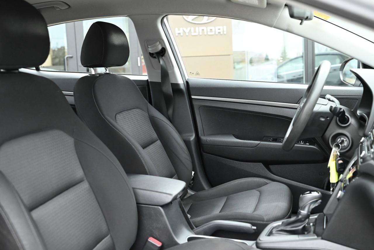 2017 Hyundai Elantra LE Photo