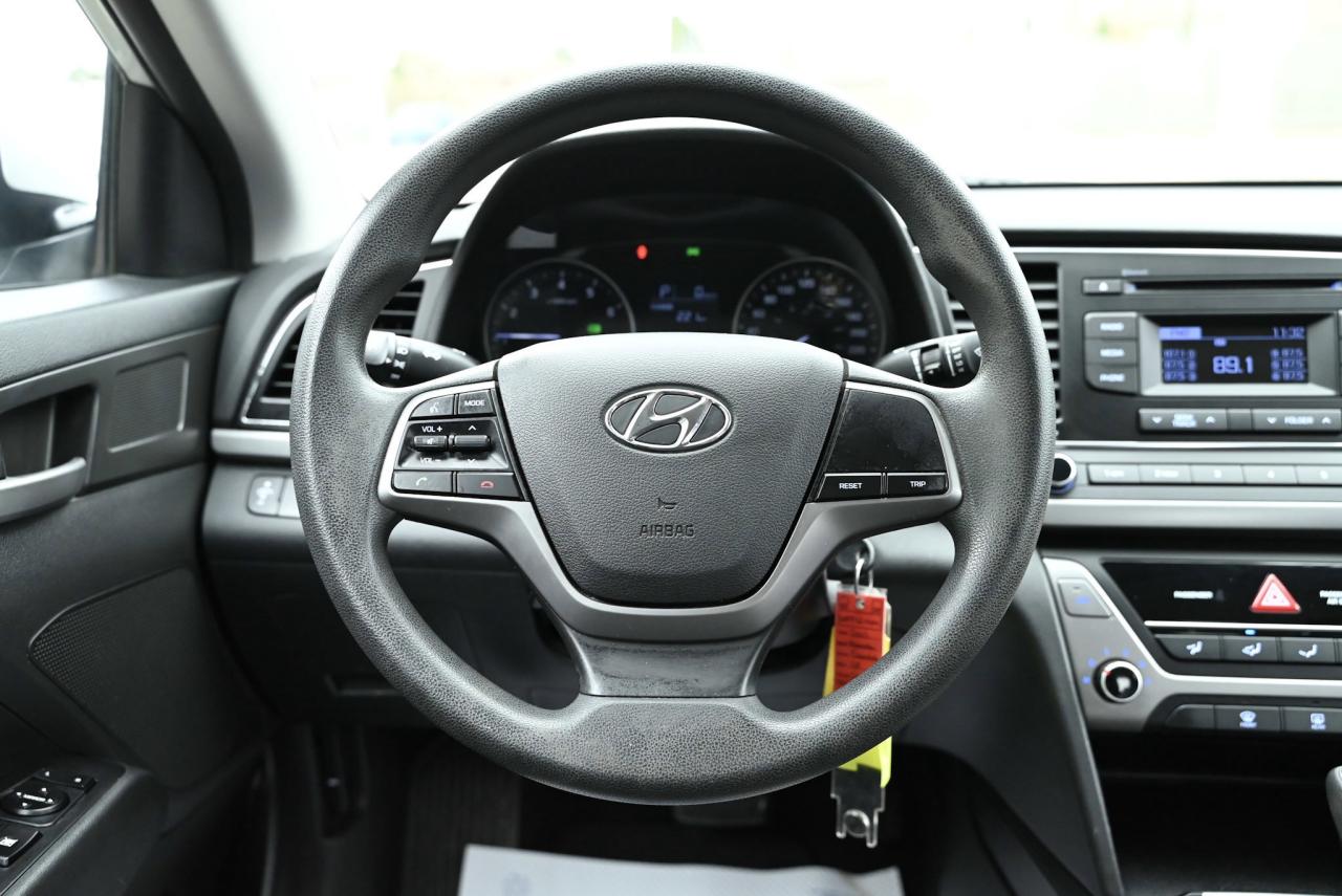 2017 Hyundai Elantra LE Photo