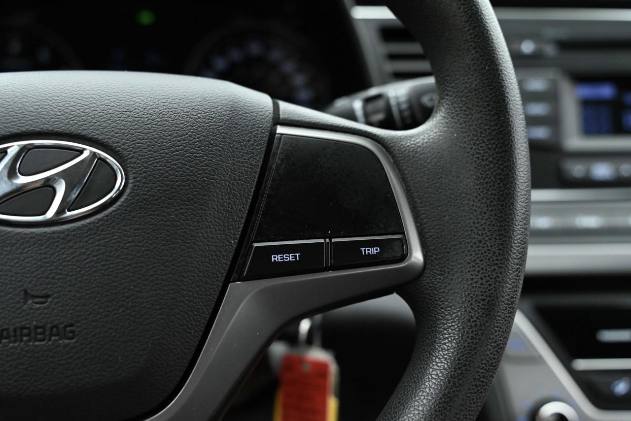 2017 Hyundai Elantra LE Photo