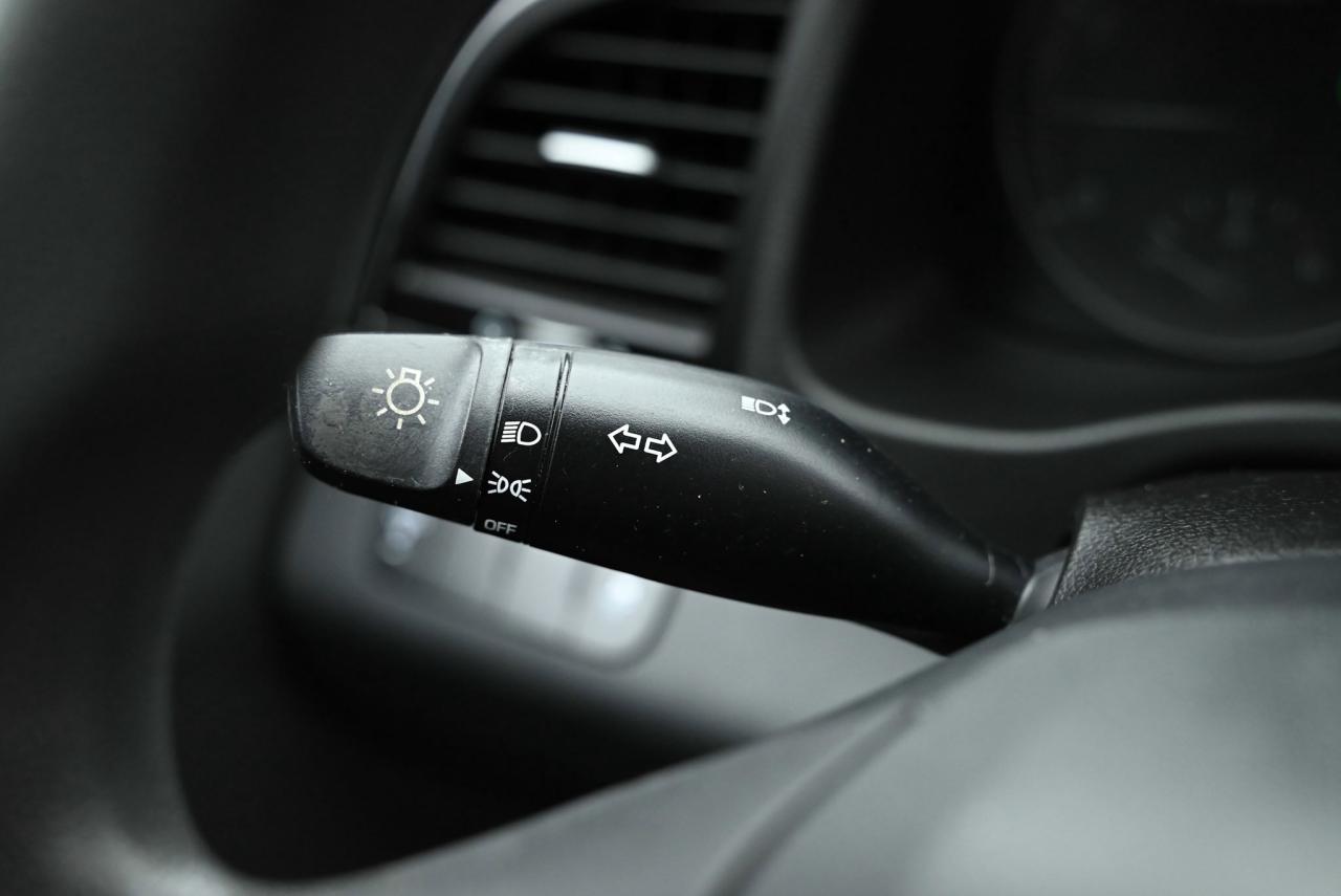 2017 Hyundai Elantra LE Photo