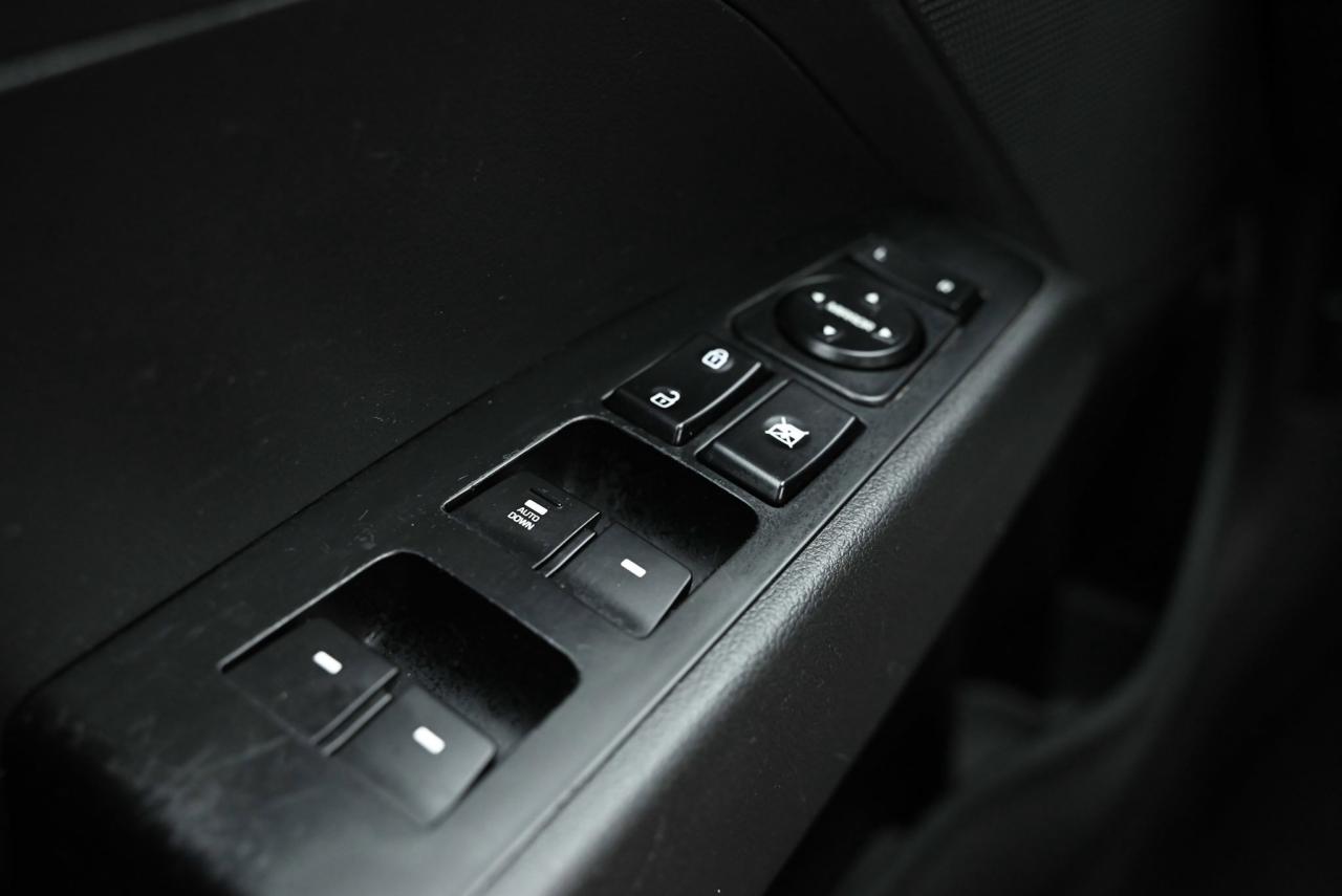 2017 Hyundai Elantra LE Photo