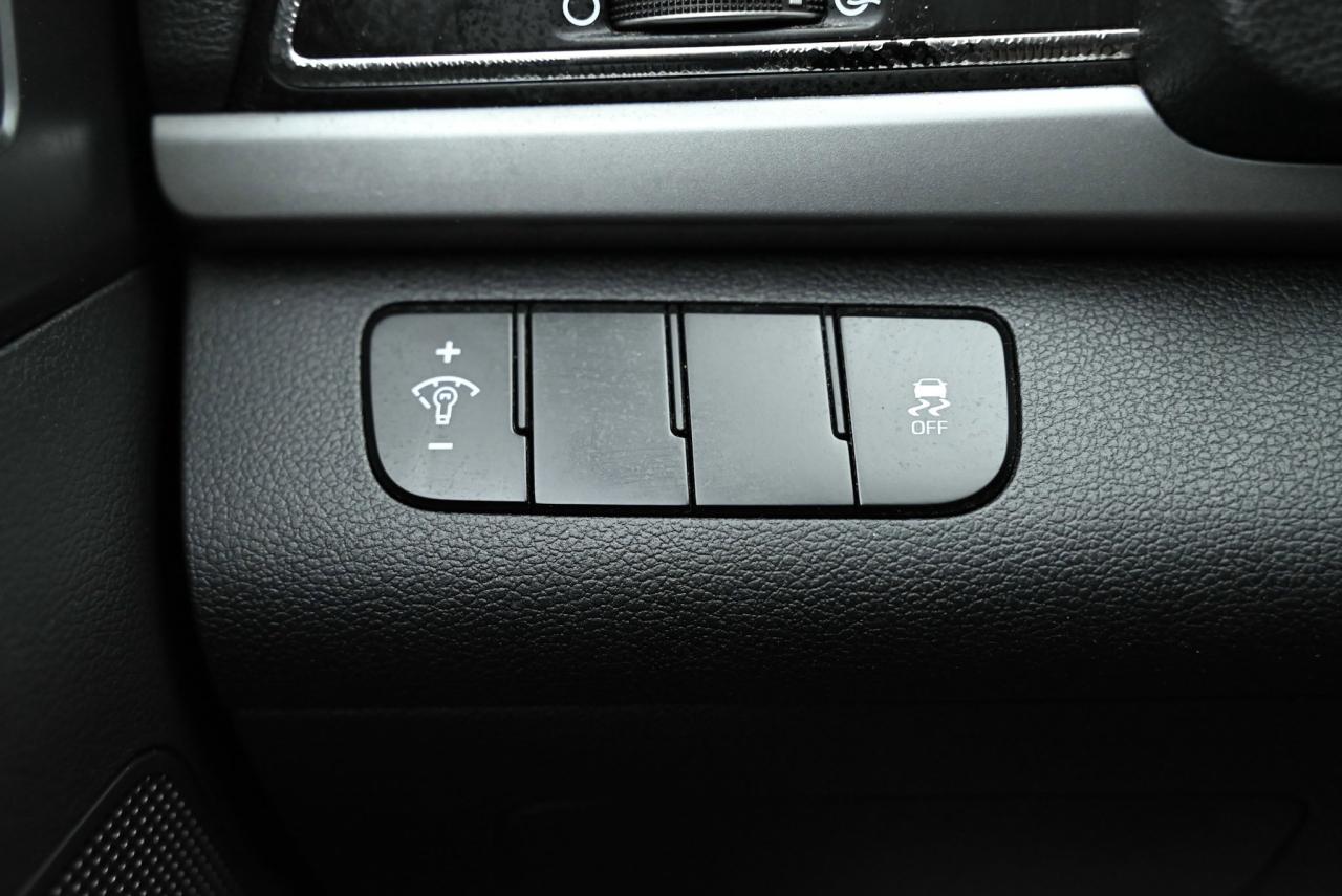 2017 Hyundai Elantra LE Photo