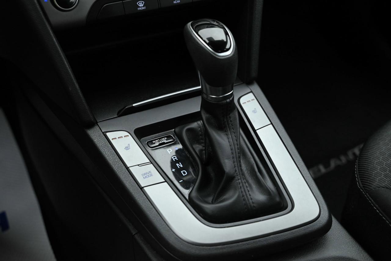 2017 Hyundai Elantra LE Photo