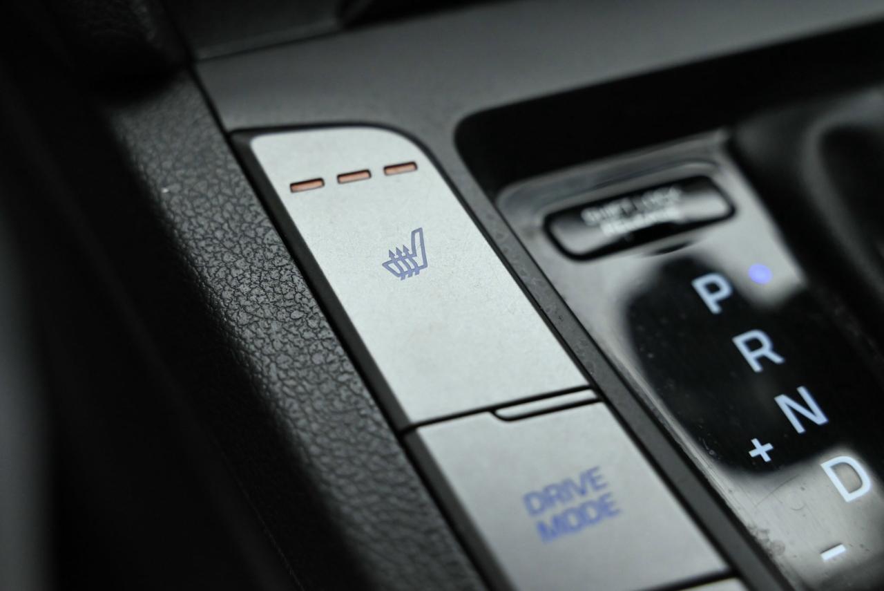 2017 Hyundai Elantra LE Photo