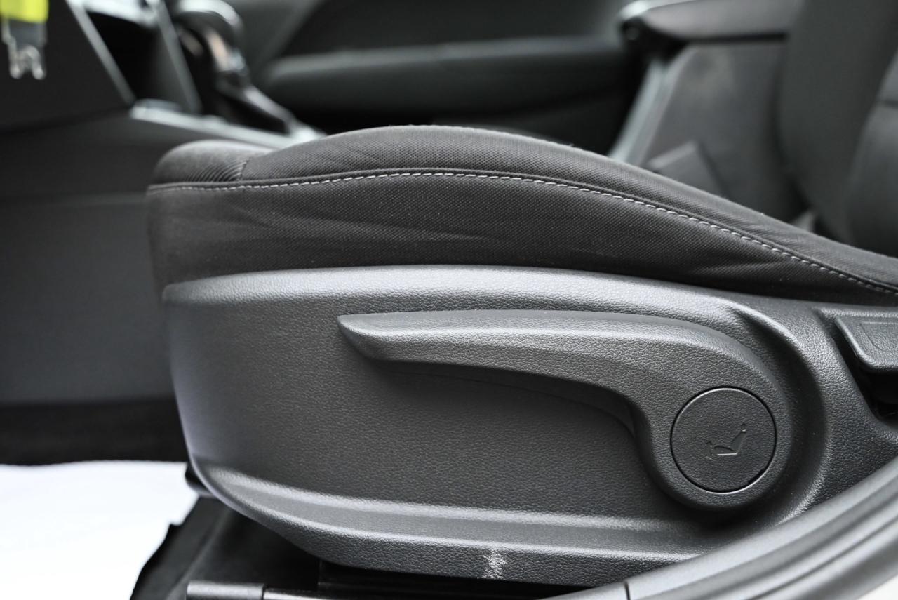 2017 Hyundai Elantra LE Photo