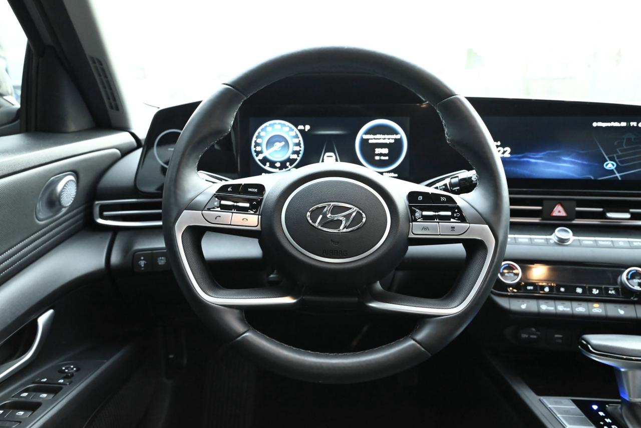 2023 Hyundai Elantra Hybrid Luxury Photo
