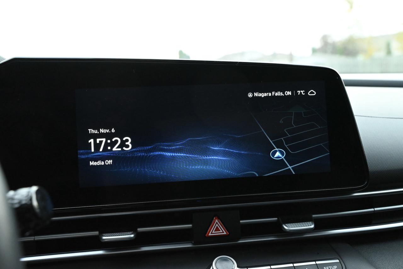 2023 Hyundai Elantra Hybrid Luxury Photo