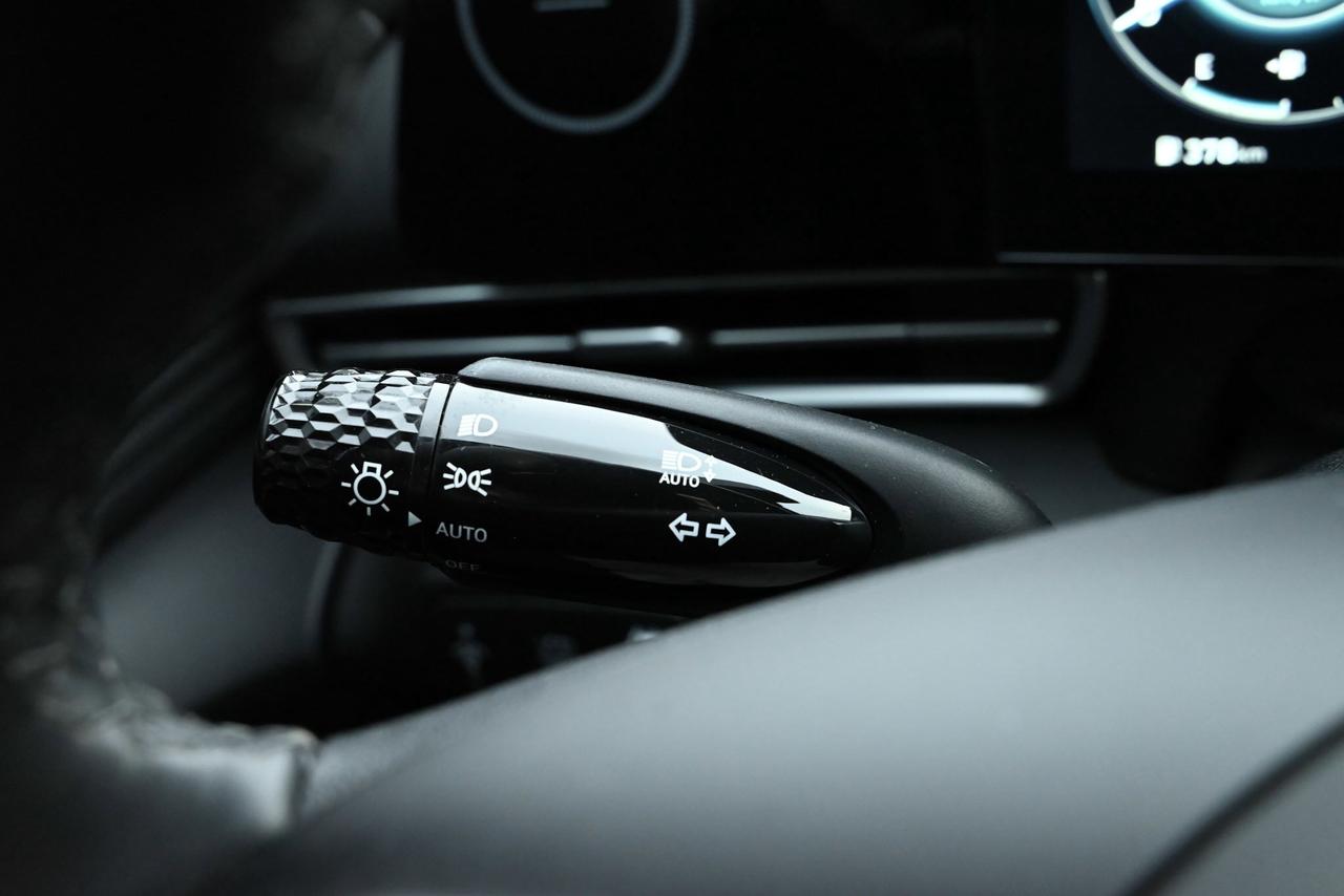 2023 Hyundai Elantra Hybrid Luxury Photo