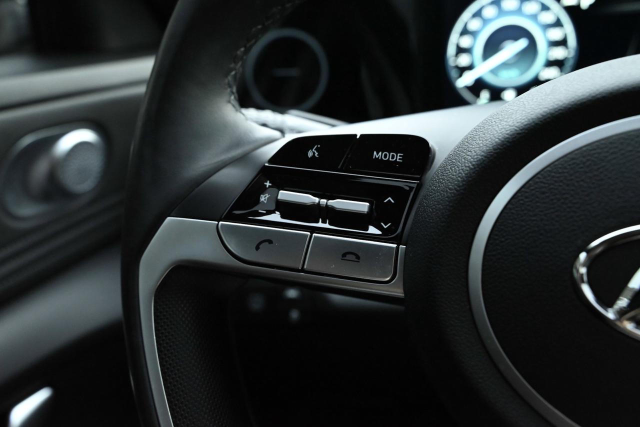 2023 Hyundai Elantra Hybrid Luxury Photo