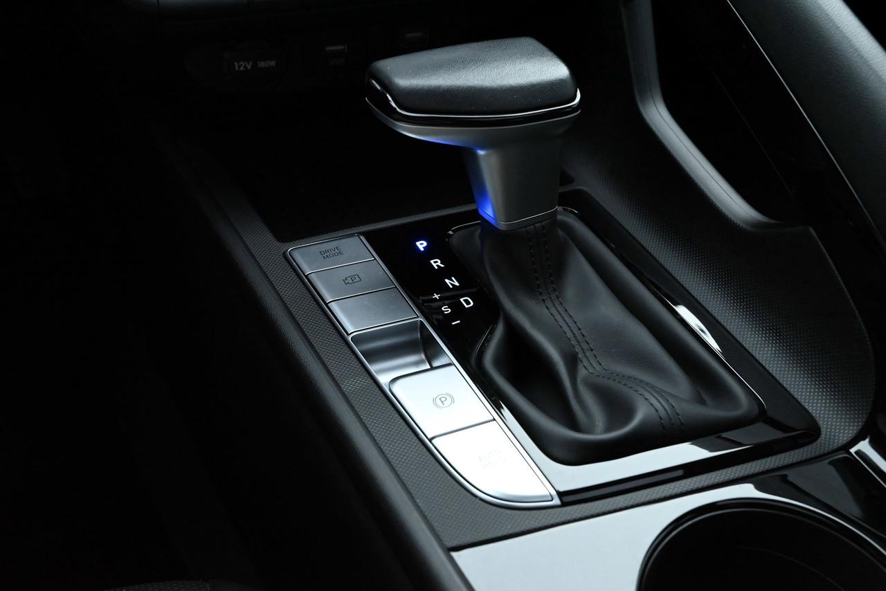 2023 Hyundai Elantra Hybrid Luxury Photo