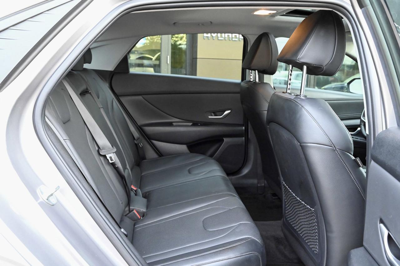 2023 Hyundai Elantra Hybrid Luxury Photo